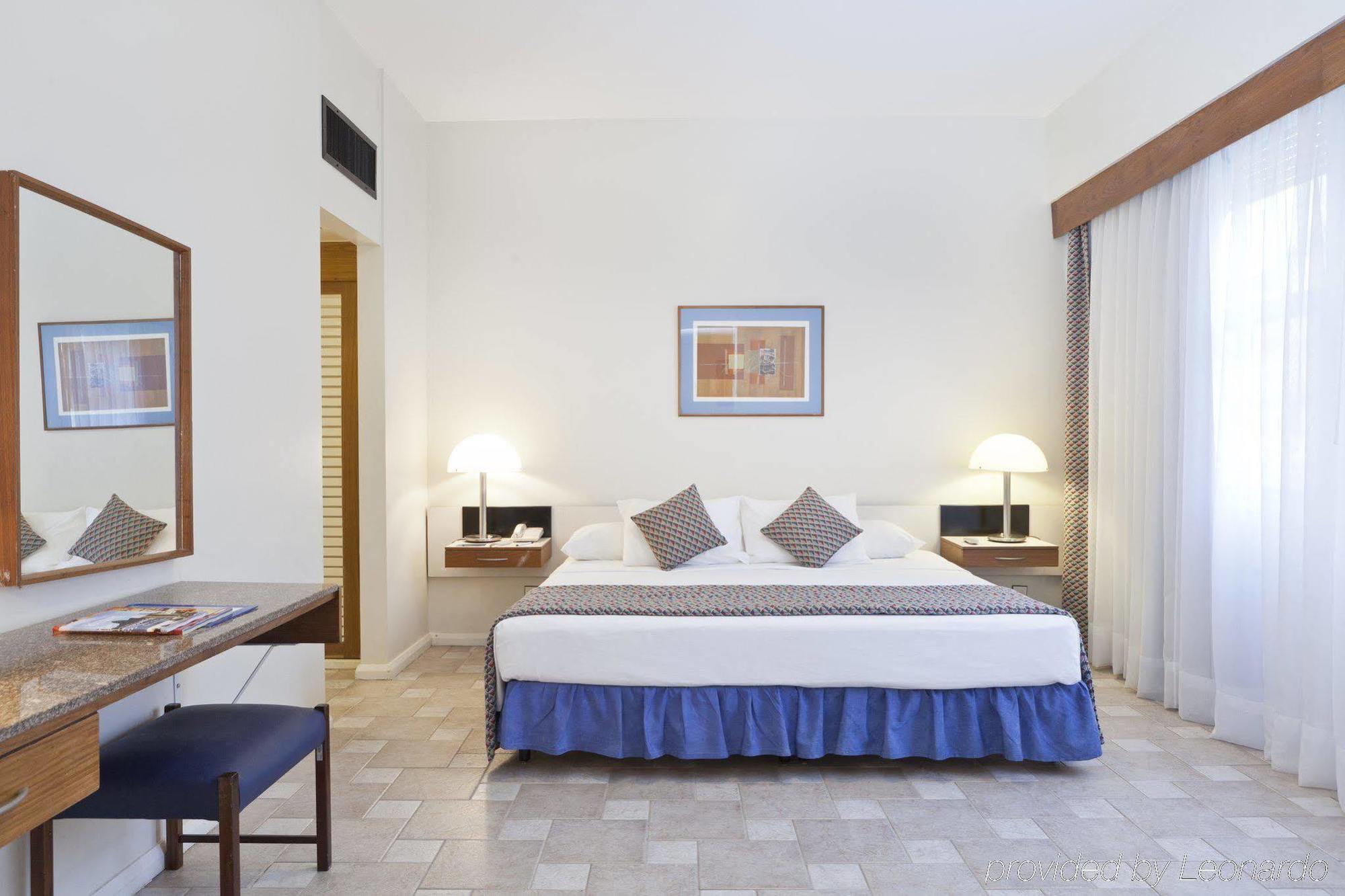Hotel Savoy Othon Lite 3*